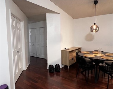 202 Riverbend Drive - Photo Thumbnail 7