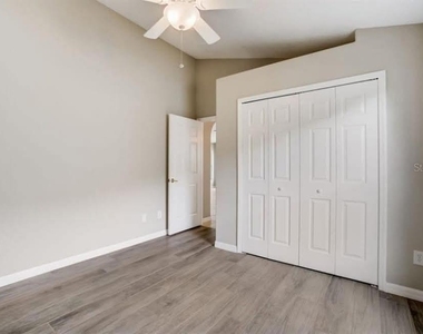 1061 Seneca Trail - Photo Thumbnail 10