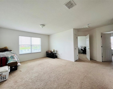 4969 Whistling Wind Avenue - Photo Thumbnail 5