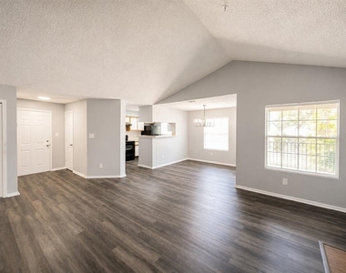 234 Afton Square - Photo Thumbnail 10