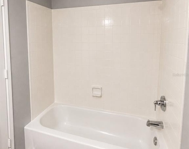 234 Afton Square - Photo Thumbnail 20