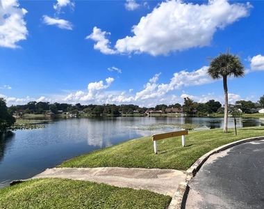 926 Lake Destiny Road - Photo Thumbnail 15