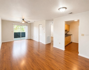 926 Lake Destiny Road - Photo Thumbnail 3