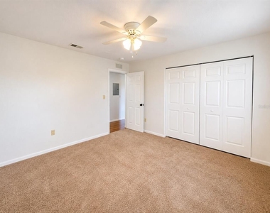 926 Lake Destiny Road - Photo Thumbnail 9