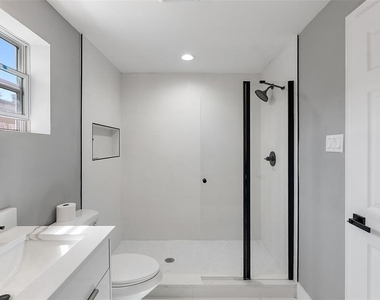 3926 Helena Street Ne - Photo Thumbnail 13