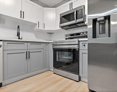 3926 Helena Street Ne - Photo Thumbnail 18