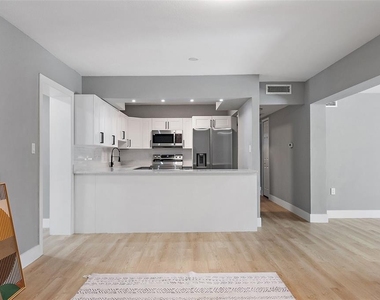 3926 Helena Street Ne - Photo Thumbnail 15