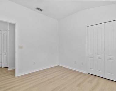 3520 San Jacinto Circle - Photo Thumbnail 11