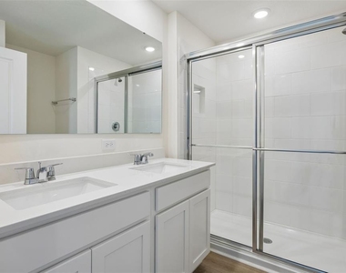 16588 Barbours Creek Way - Photo Thumbnail 14