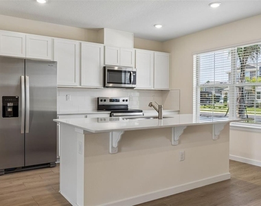 16588 Barbours Creek Way - Photo Thumbnail 9