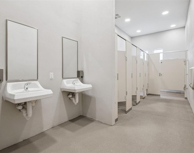 16588 Barbours Creek Way - Photo Thumbnail 90