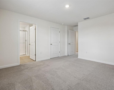16588 Barbours Creek Way - Photo Thumbnail 10