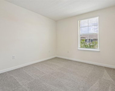 16576 Barbours Creek Way - Photo Thumbnail 14