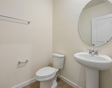 16576 Barbours Creek Way - Photo Thumbnail 17