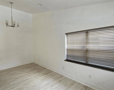 211 N Cervidae Drive - Photo Thumbnail 5