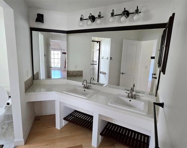 211 N Cervidae Drive - Photo Thumbnail 13
