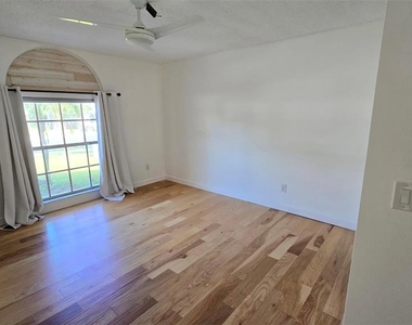 211 N Cervidae Drive - Photo Thumbnail 7