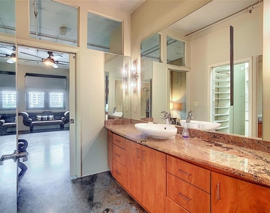 10 N Summerlin Avenue - Photo Thumbnail 42