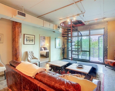10 N Summerlin Avenue - Photo Thumbnail 15