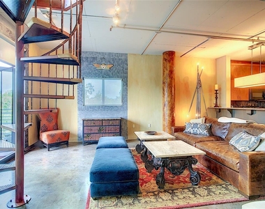 10 N Summerlin Avenue - Photo Thumbnail 10