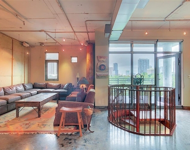 10 N Summerlin Avenue - Photo Thumbnail 5