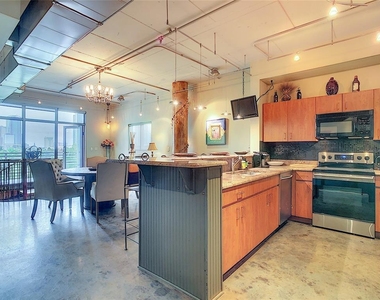 10 N Summerlin Avenue - Photo Thumbnail 18