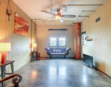 10 N Summerlin Avenue - Photo Thumbnail 6