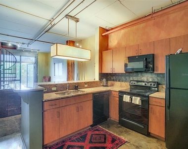 10 N Summerlin Avenue - Photo Thumbnail 20