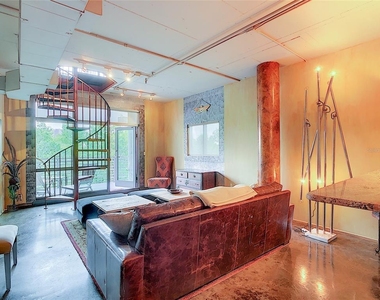 10 N Summerlin Avenue - Photo Thumbnail 14