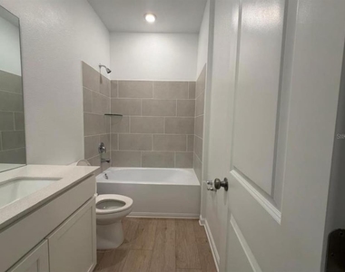 1607 Loxley Trail - Photo Thumbnail 6
