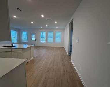 1607 Loxley Trail - Photo Thumbnail 10