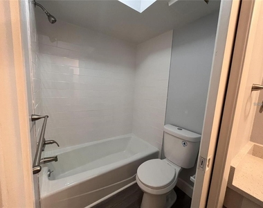 314 Spring Lakes Boulevard - Photo Thumbnail 10