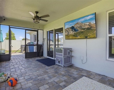 232 Lake Lucerne Way - Photo Thumbnail 25