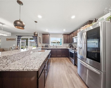 232 Lake Lucerne Way - Photo Thumbnail 8