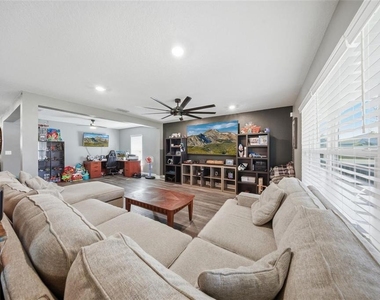 232 Lake Lucerne Way - Photo Thumbnail 14