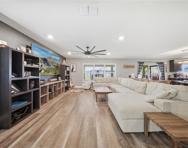 232 Lake Lucerne Way - Photo Thumbnail 11