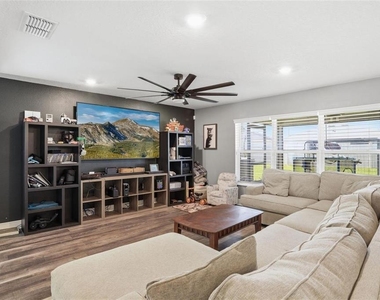 232 Lake Lucerne Way - Photo Thumbnail 12