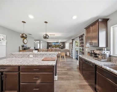 232 Lake Lucerne Way - Photo Thumbnail 9