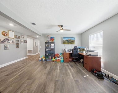 232 Lake Lucerne Way - Photo Thumbnail 4