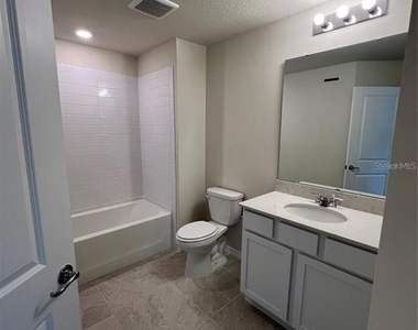 4793 Sparkling Shell Avenue - Photo Thumbnail 10