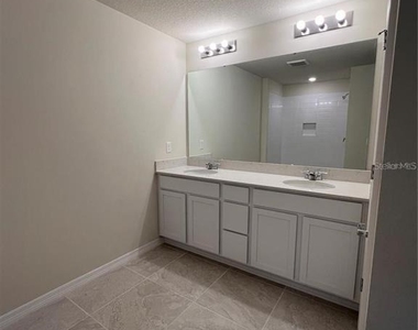 4793 Sparkling Shell Avenue - Photo Thumbnail 7
