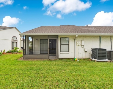 112 Lakepointe Circle - Photo Thumbnail 20
