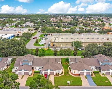 112 Lakepointe Circle - Photo Thumbnail 24