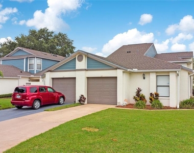 112 Lakepointe Circle - Photo Thumbnail 1