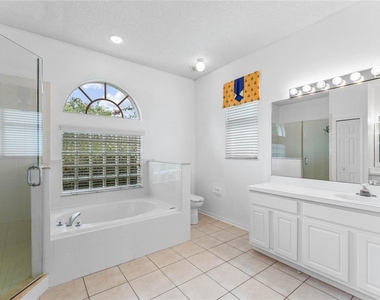 1027 Durango Loop Street - Photo Thumbnail 8