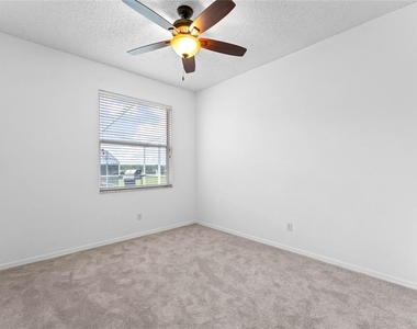 1027 Durango Loop Street - Photo Thumbnail 9