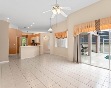 1027 Durango Loop Street - Photo Thumbnail 11