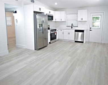 9001 82nd Street - Photo Thumbnail 26