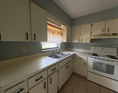 1017 Harden Court - Photo Thumbnail 5