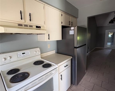 1017 Harden Court - Photo Thumbnail 7